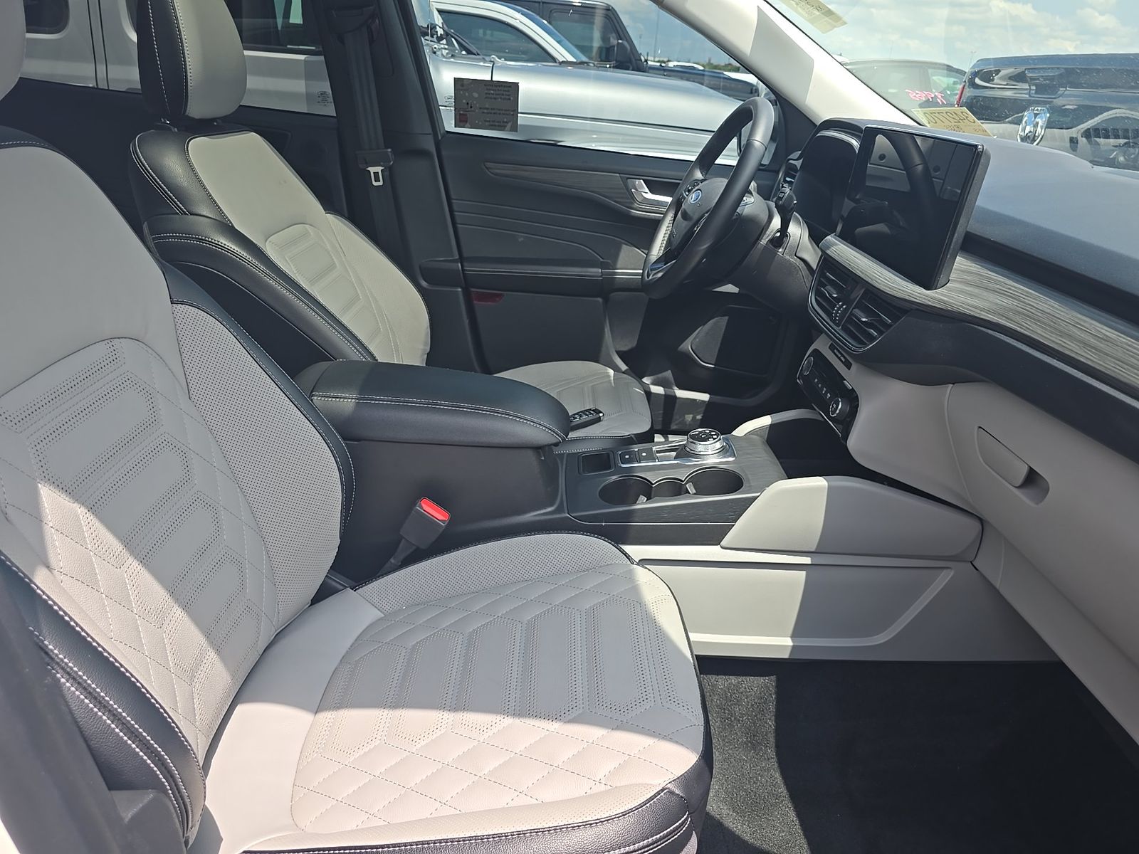 FORD ESCAPE - 9