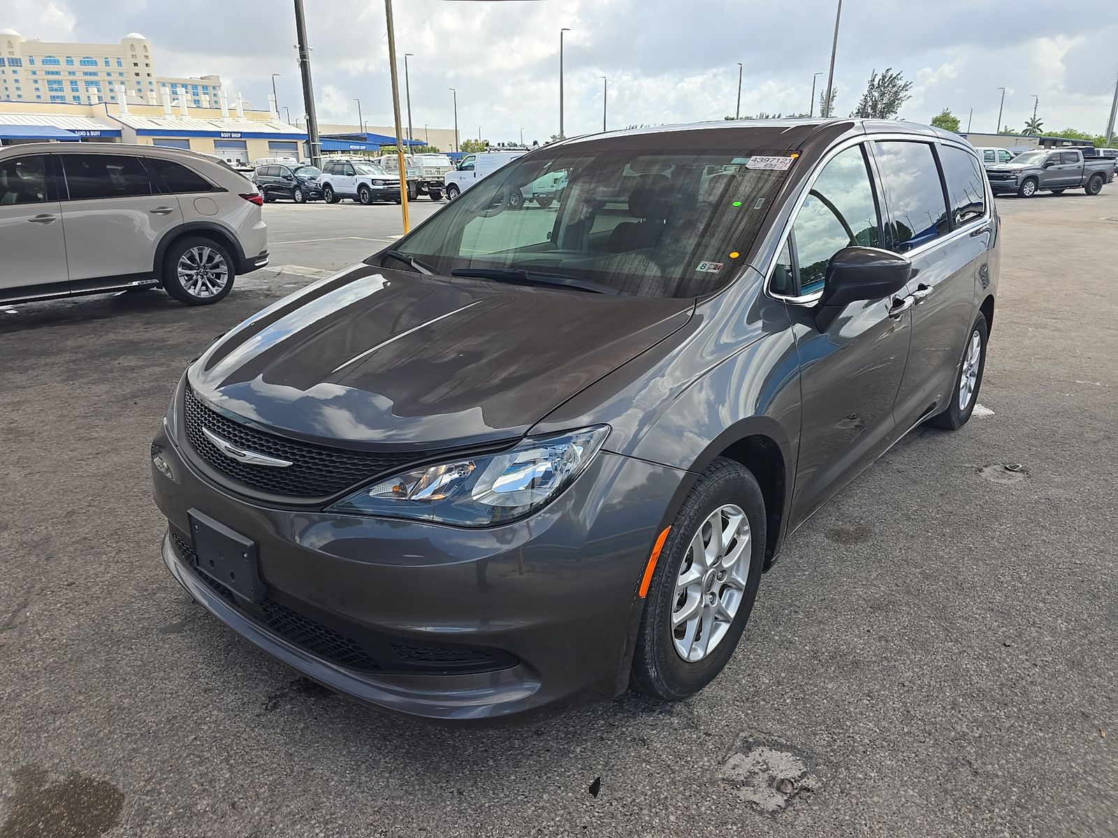 CHRYSLER VOYAGER - 1