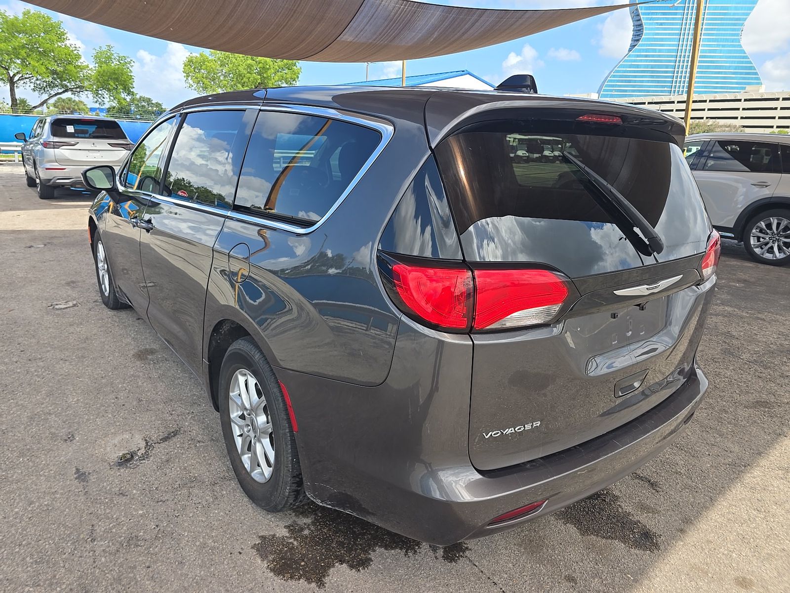 CHRYSLER VOYAGER - 7