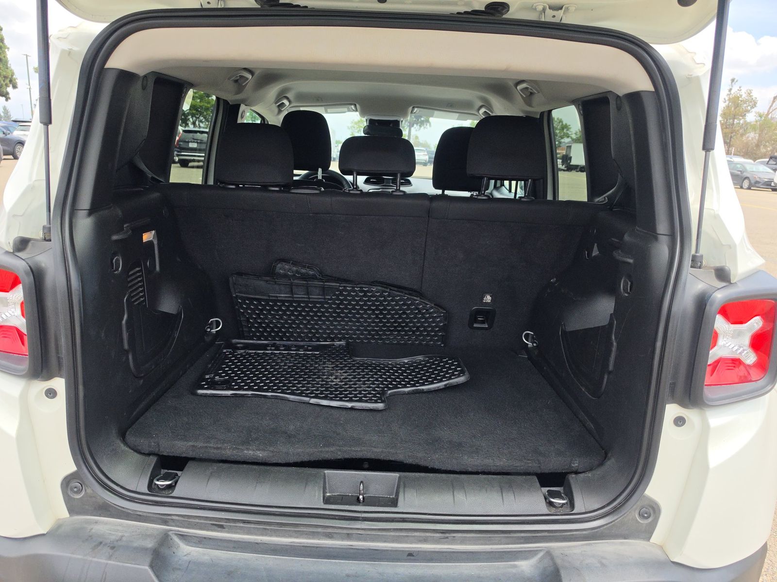 2023 Jeep Renegade Latitude AWD
