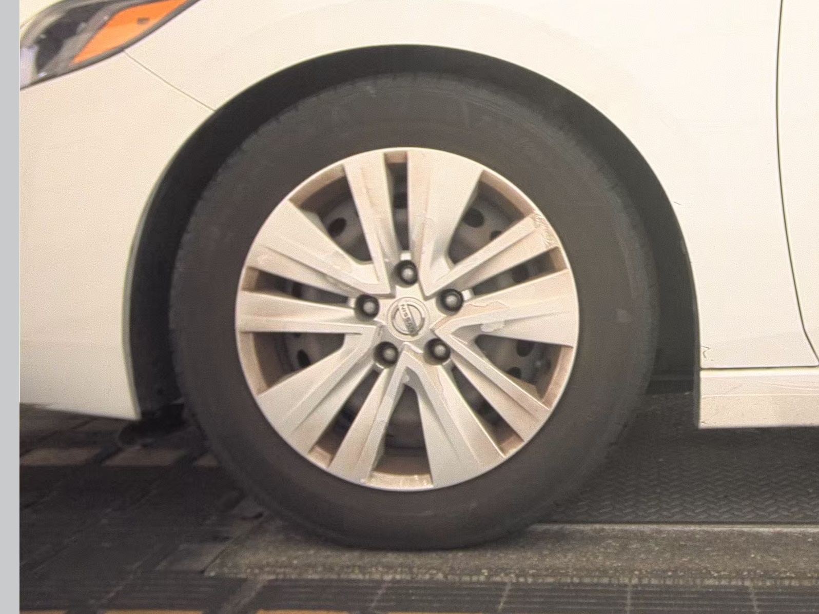 NISSAN SENTRA - 10