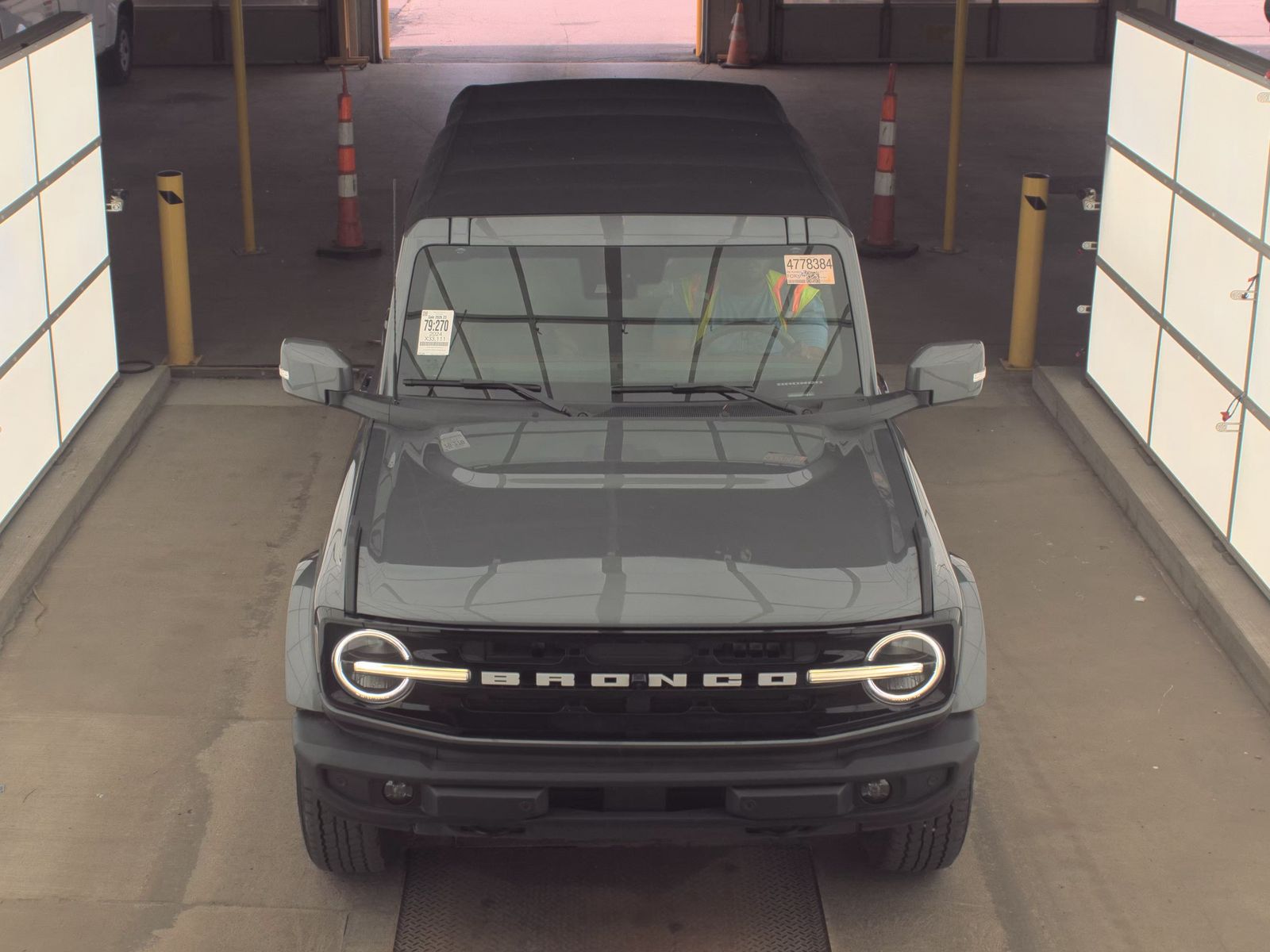 FORD BRONCO - 3