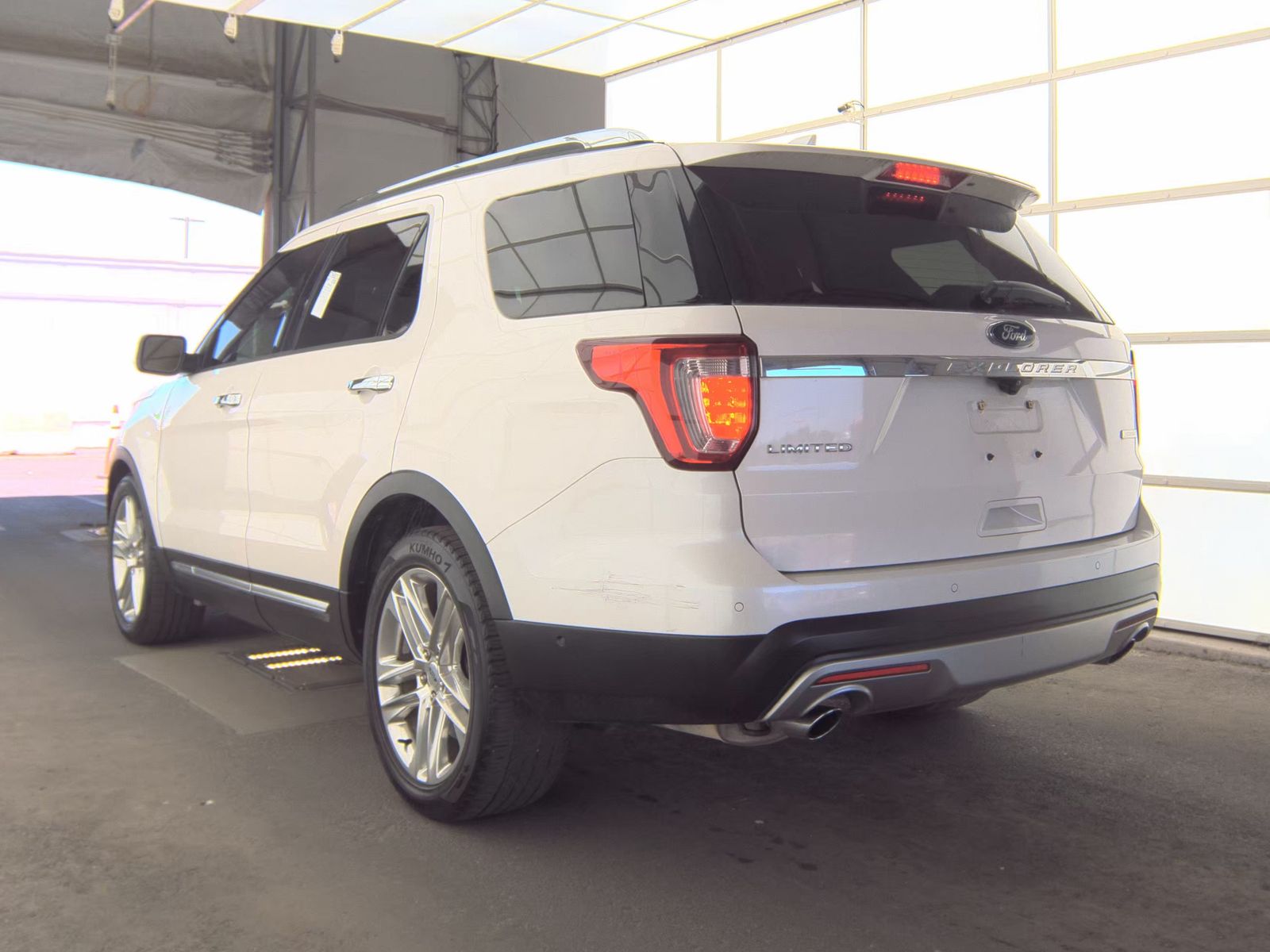 FORD EXPLORER - 9