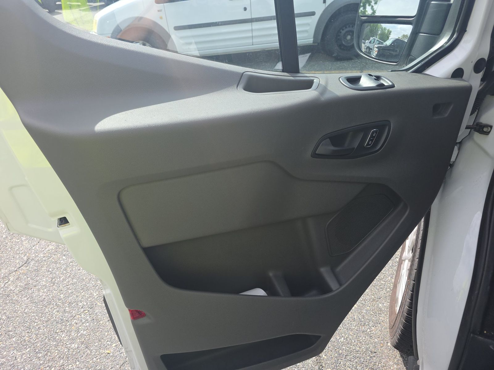 FORD TRANSIT 350 - 10