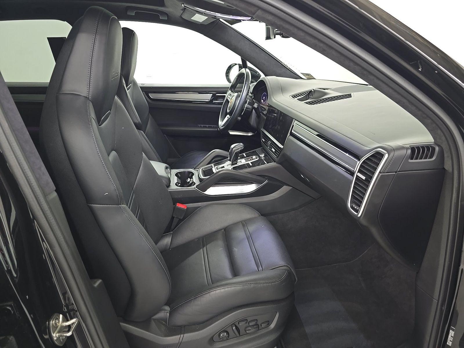 PORSCHE CAYENNE - 9
