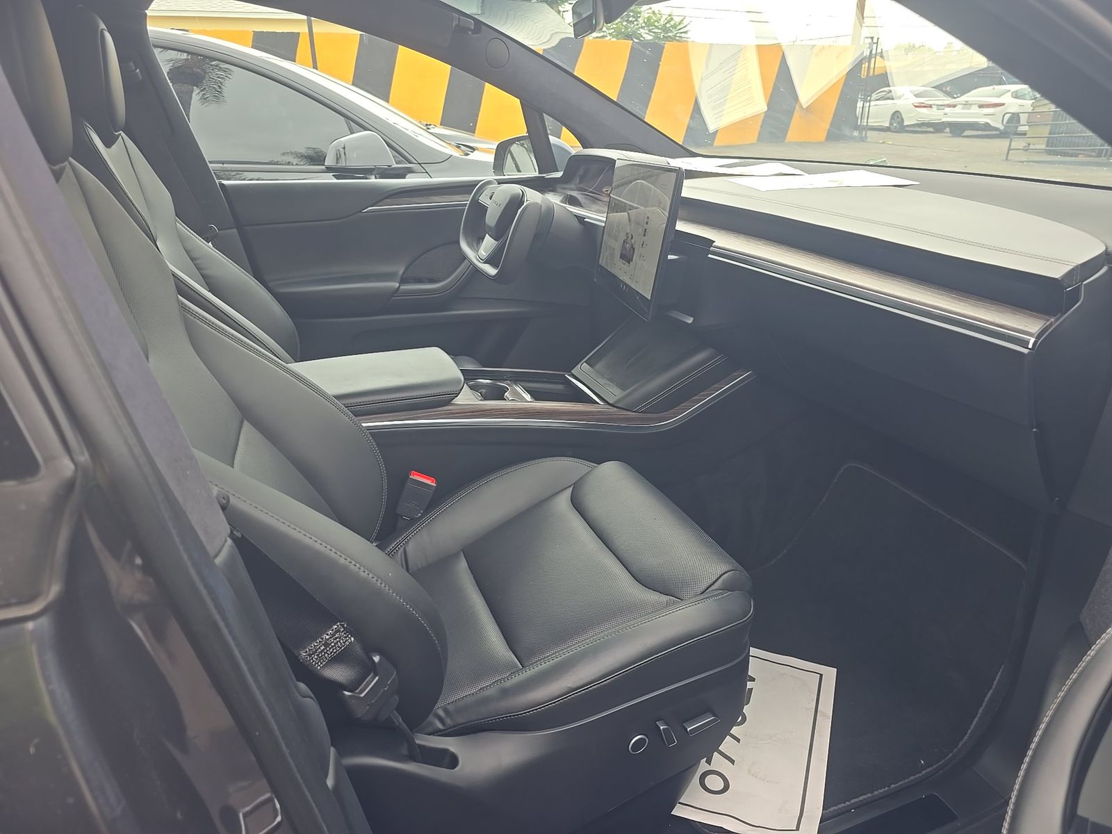 TESLA MODEL X - 9