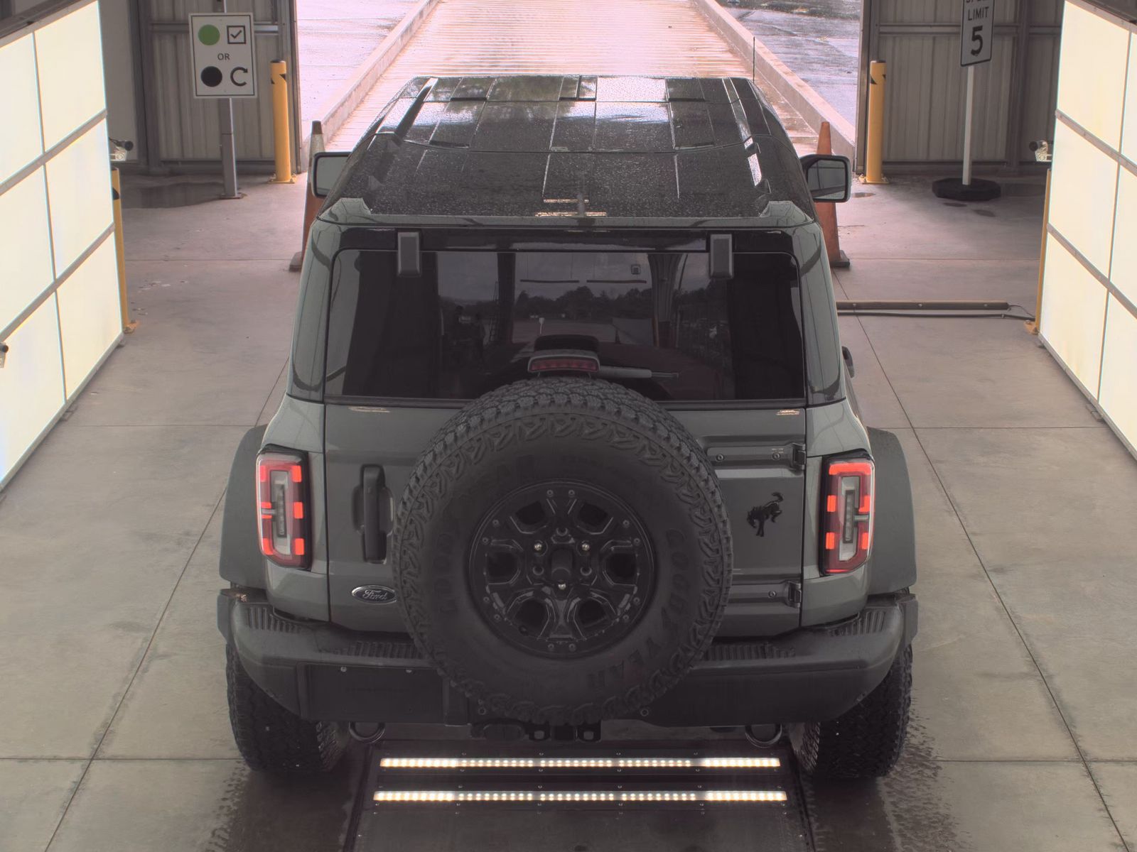 FORD BRONCO - 7