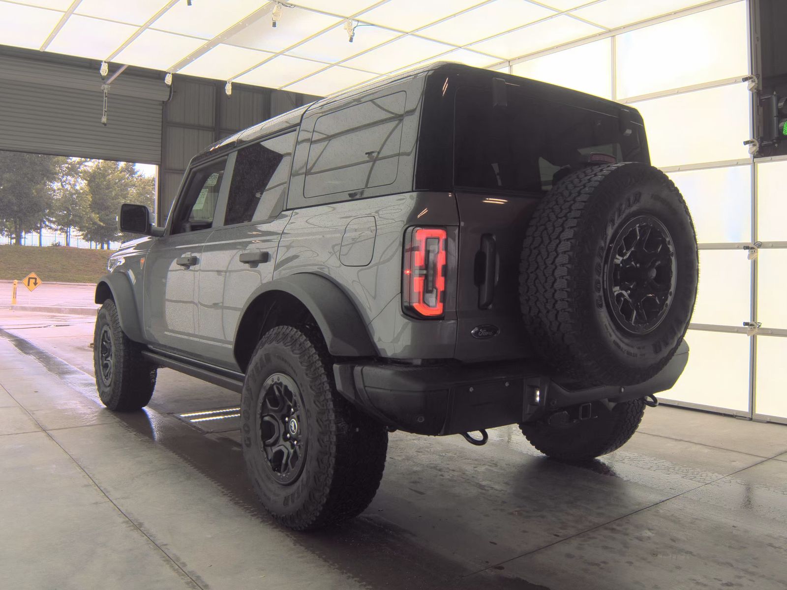 FORD BRONCO - 9