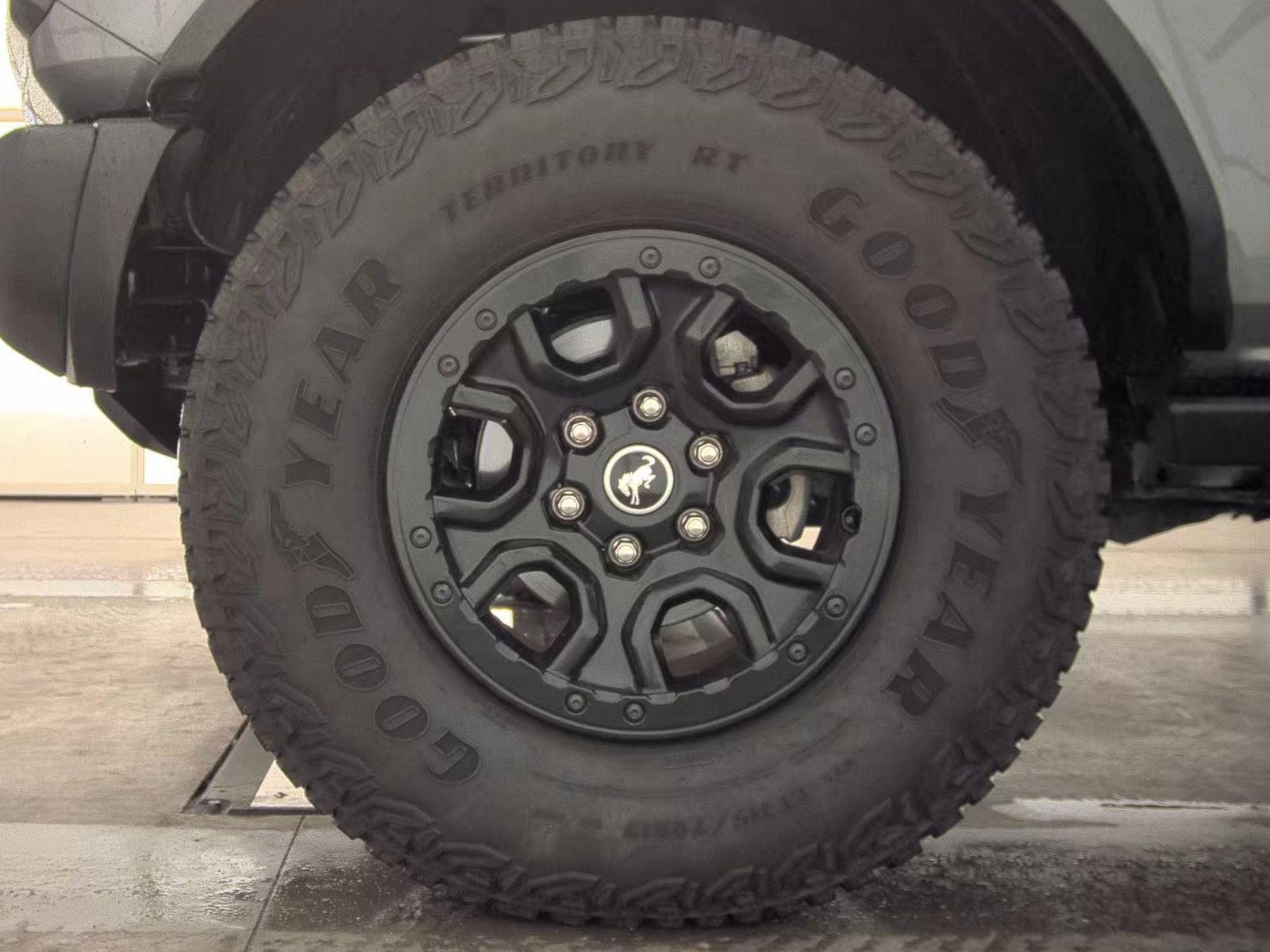 FORD BRONCO - 10