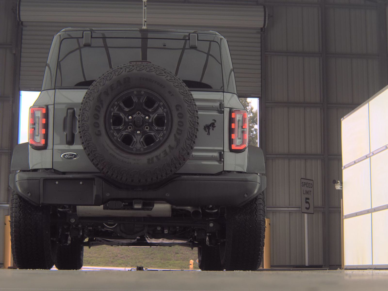FORD BRONCO - 8