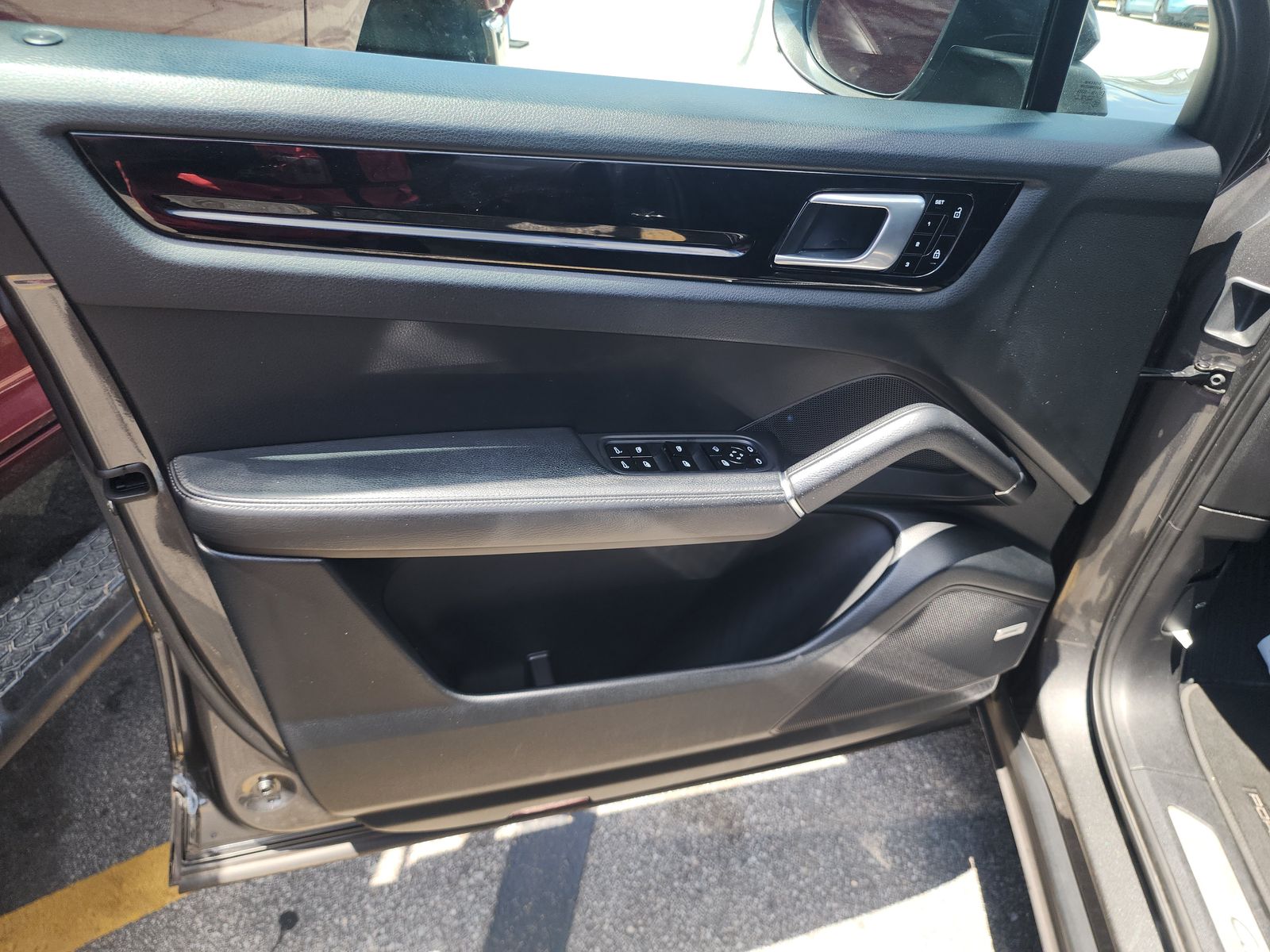PORSCHE CAYENNE - 10