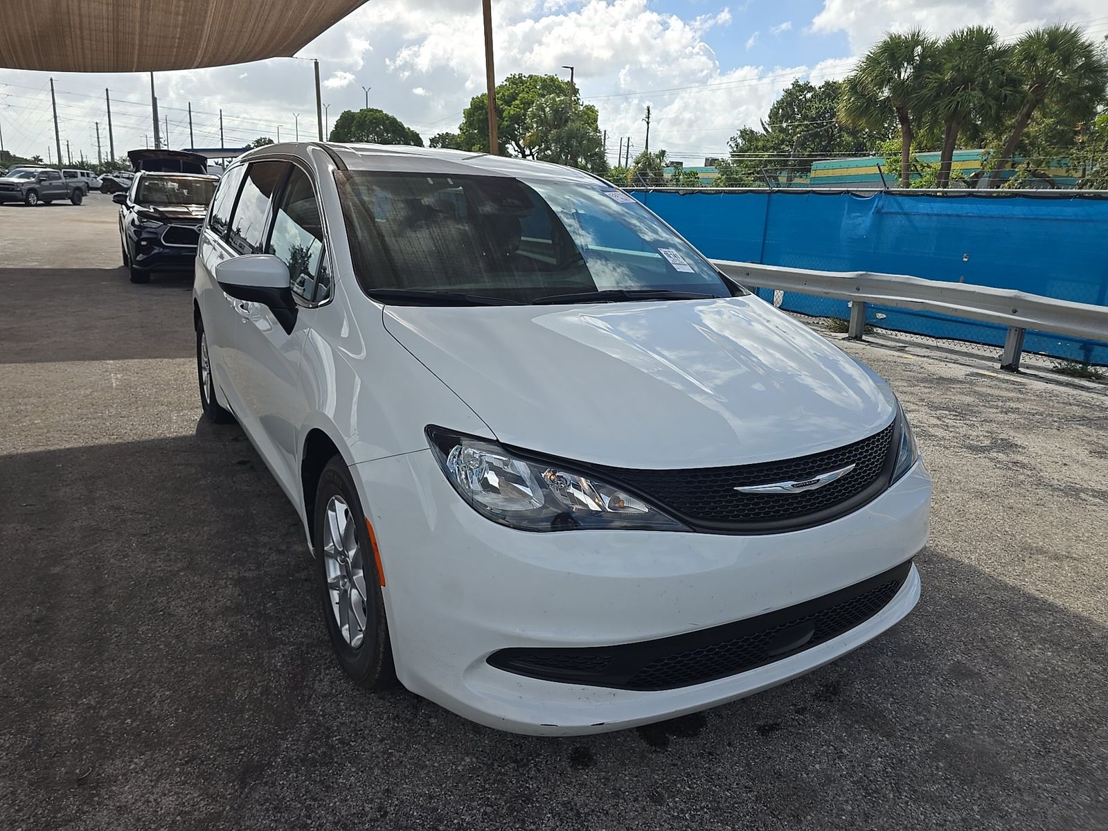 CHRYSLER VOYAGER - 4