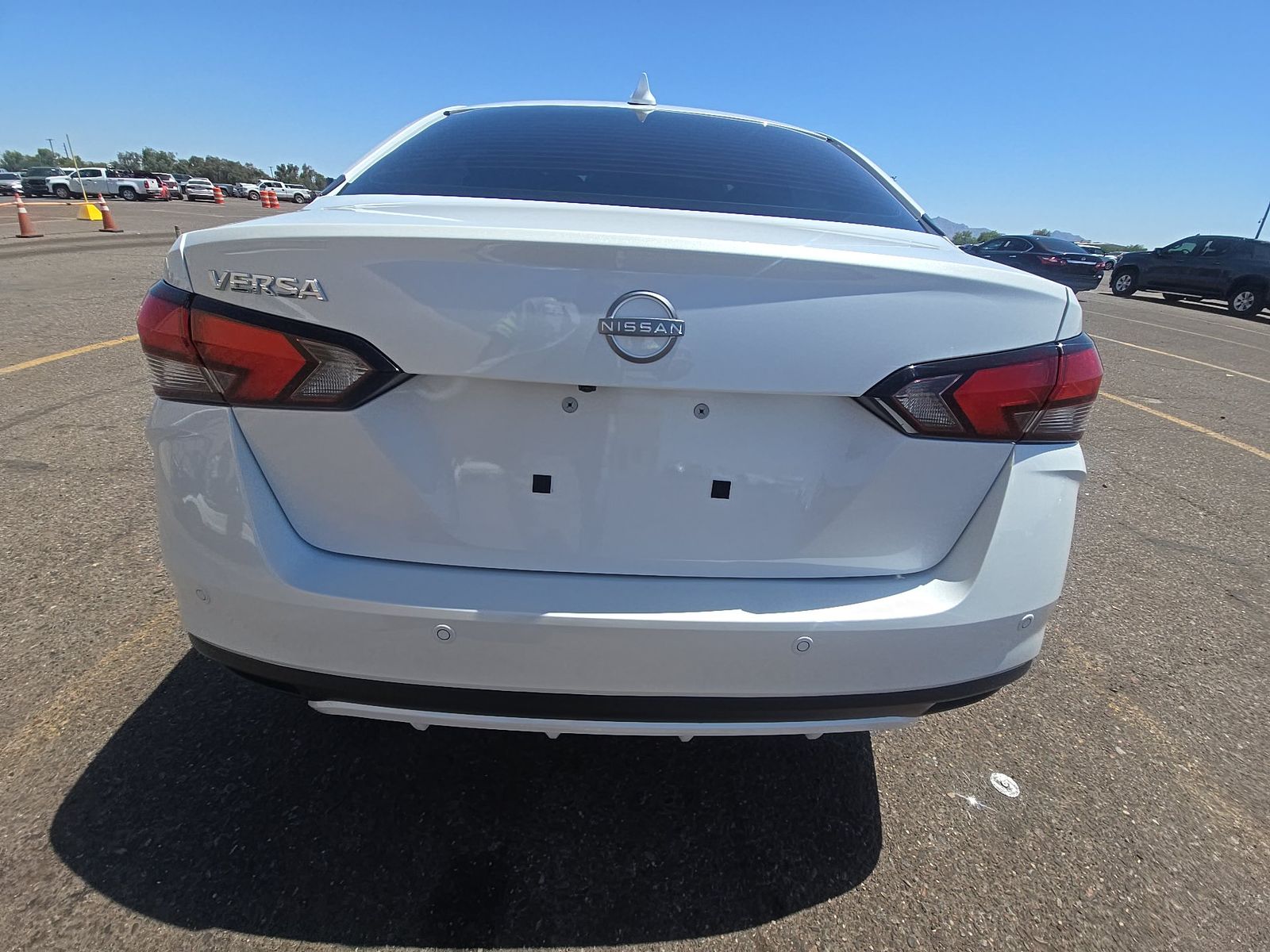 NISSAN VERSA - 6