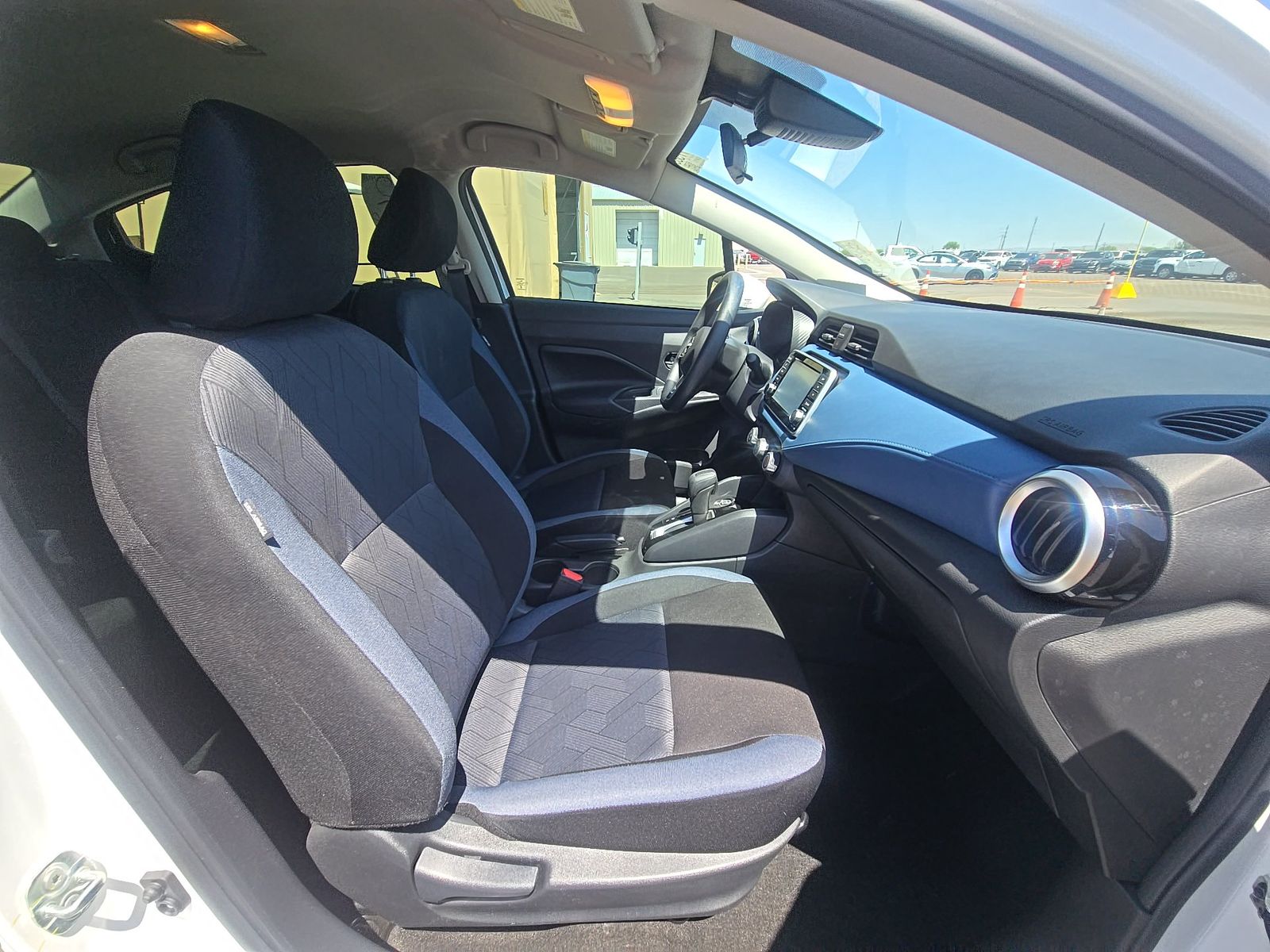 NISSAN VERSA - 9