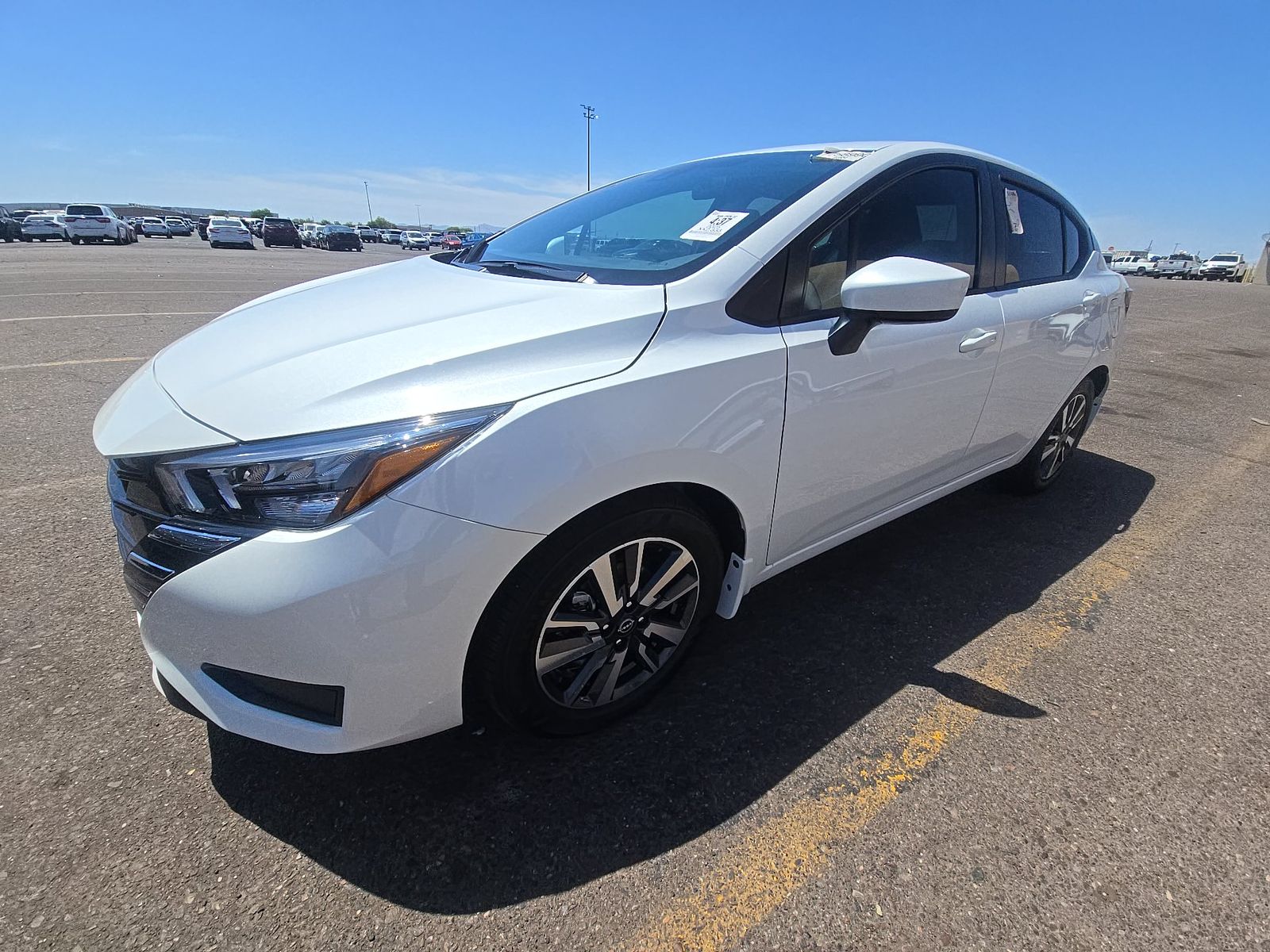 NISSAN VERSA - 1