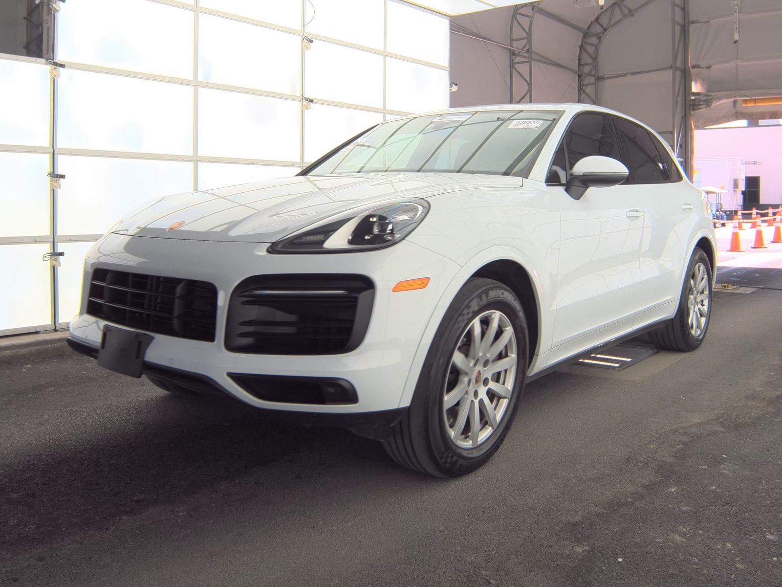 PORSCHE CAYENNE - 1