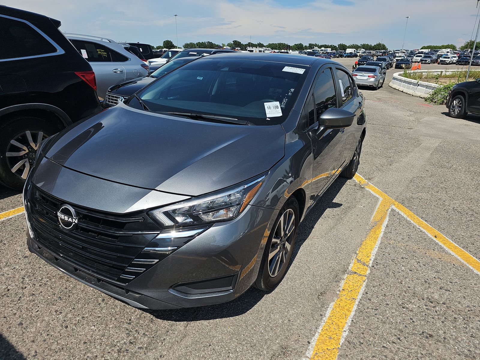 NISSAN VERSA - 1