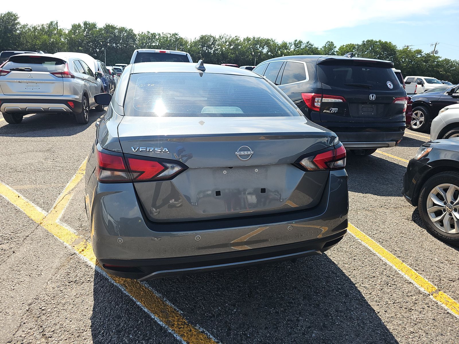 NISSAN VERSA - 7