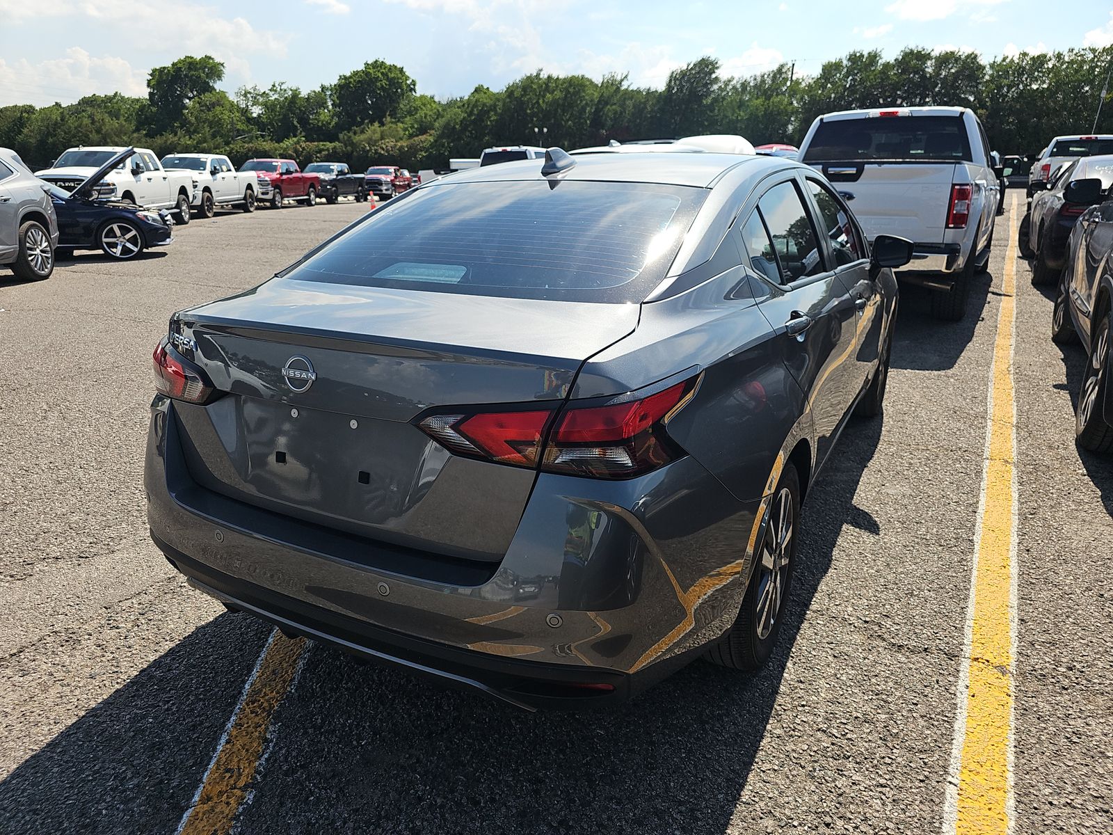 NISSAN VERSA - 6