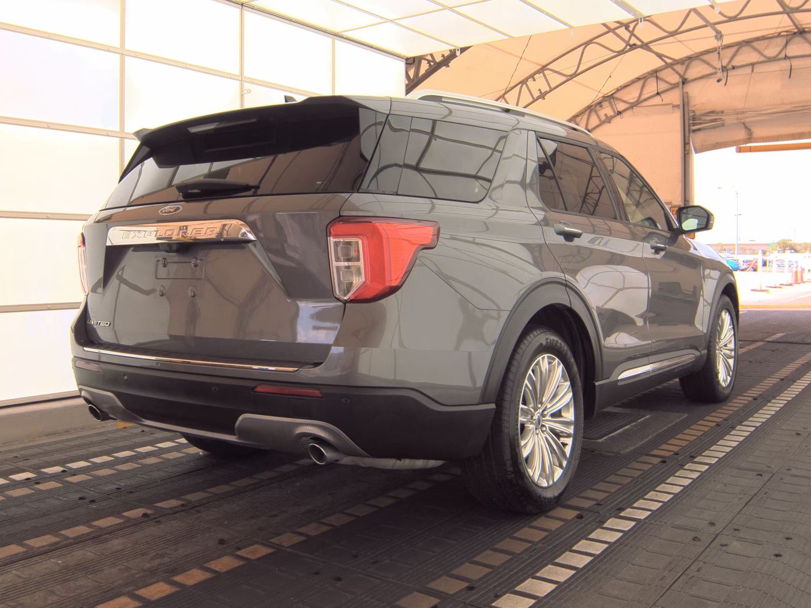 FORD EXPLORER - 6