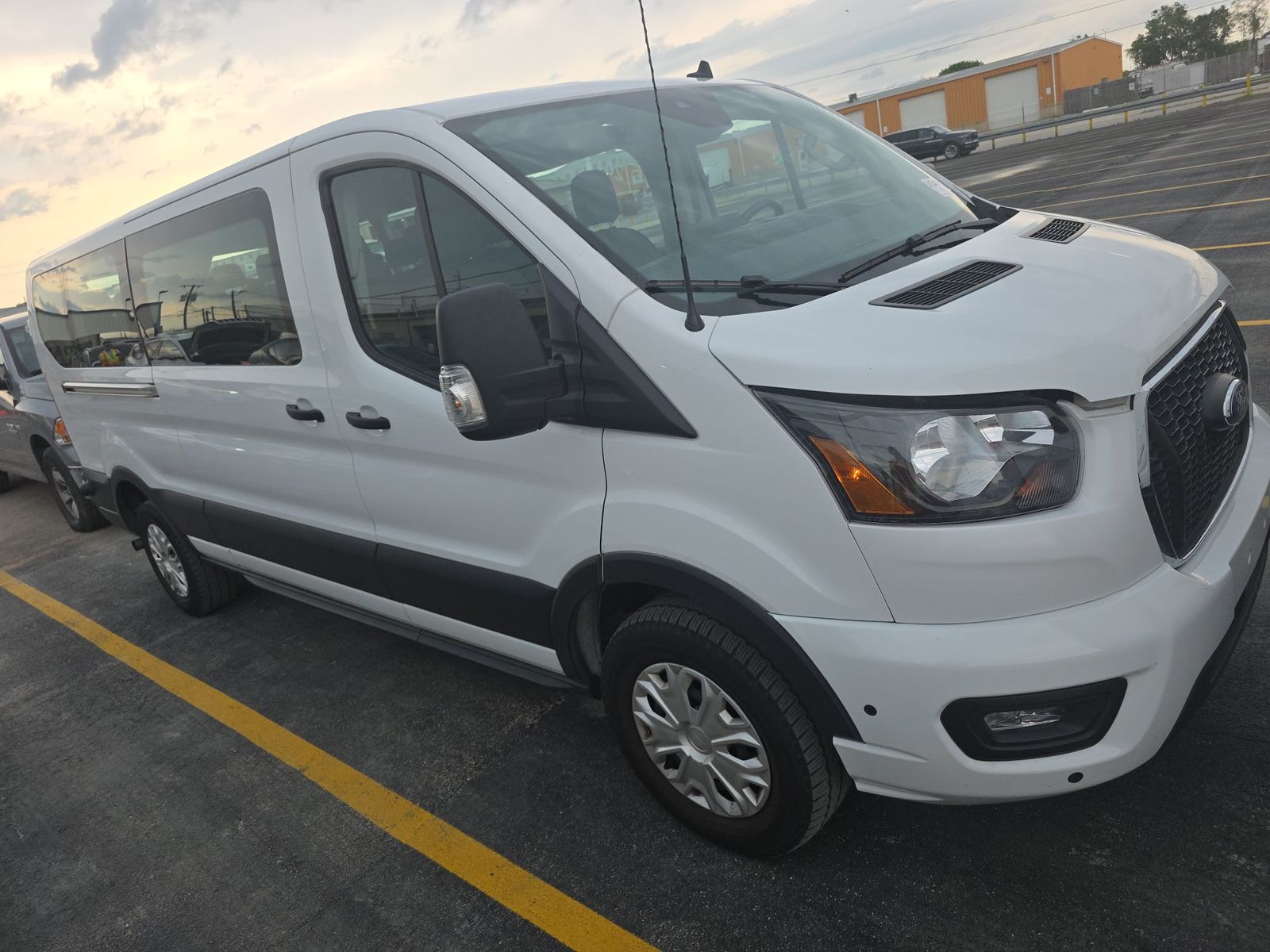 FORD TRANSIT 350 - 4