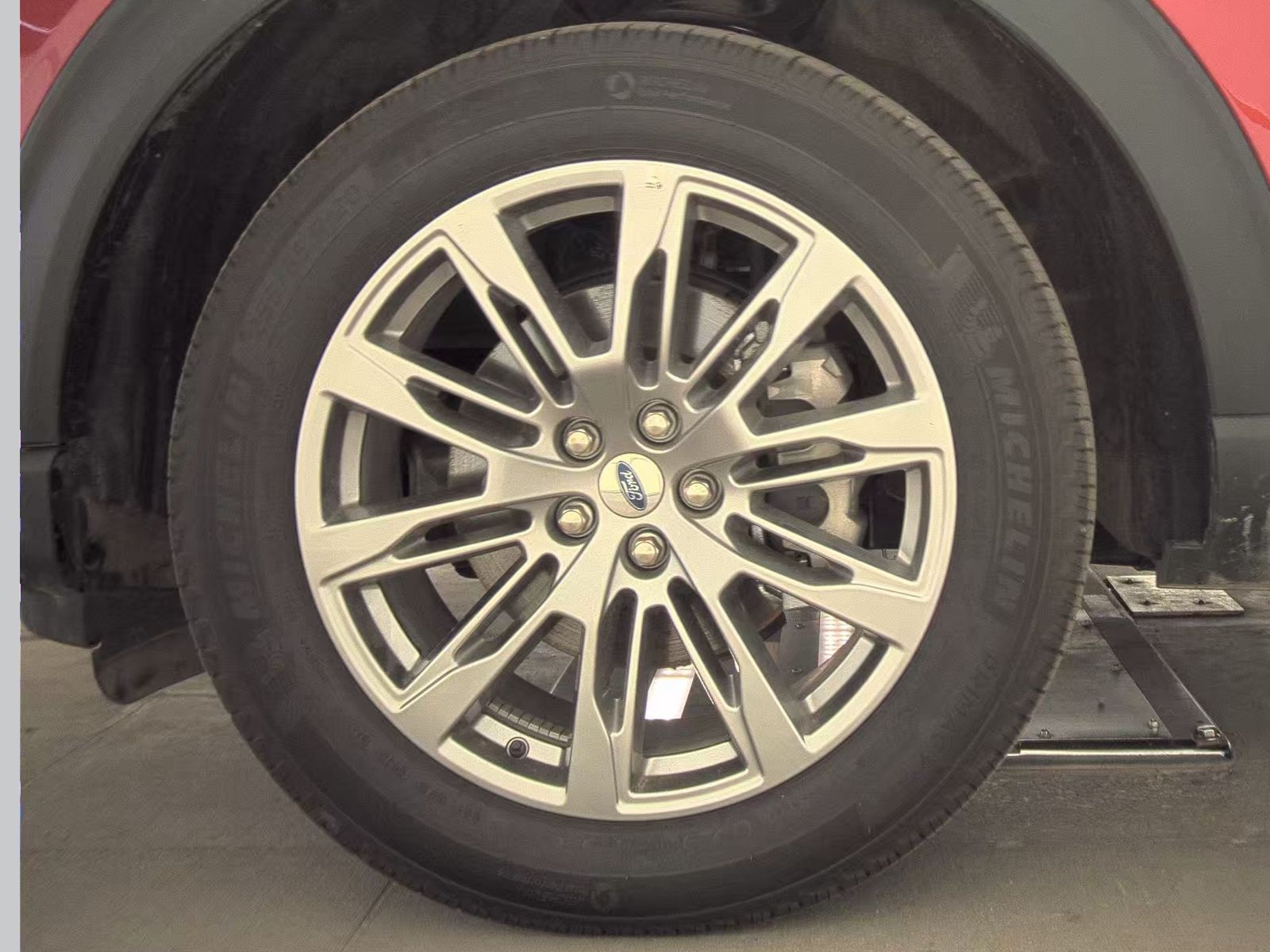 FORD EXPLORER - 10