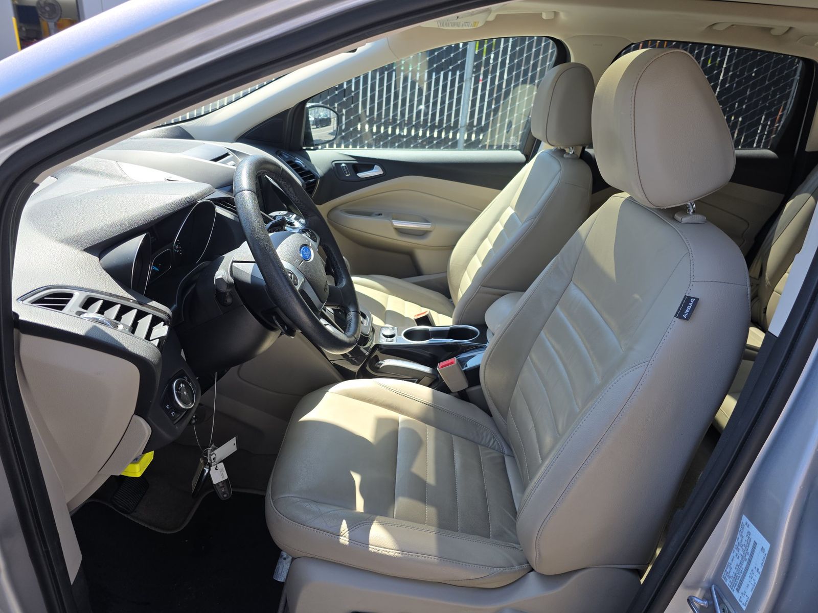 FORD ESCAPE - 8