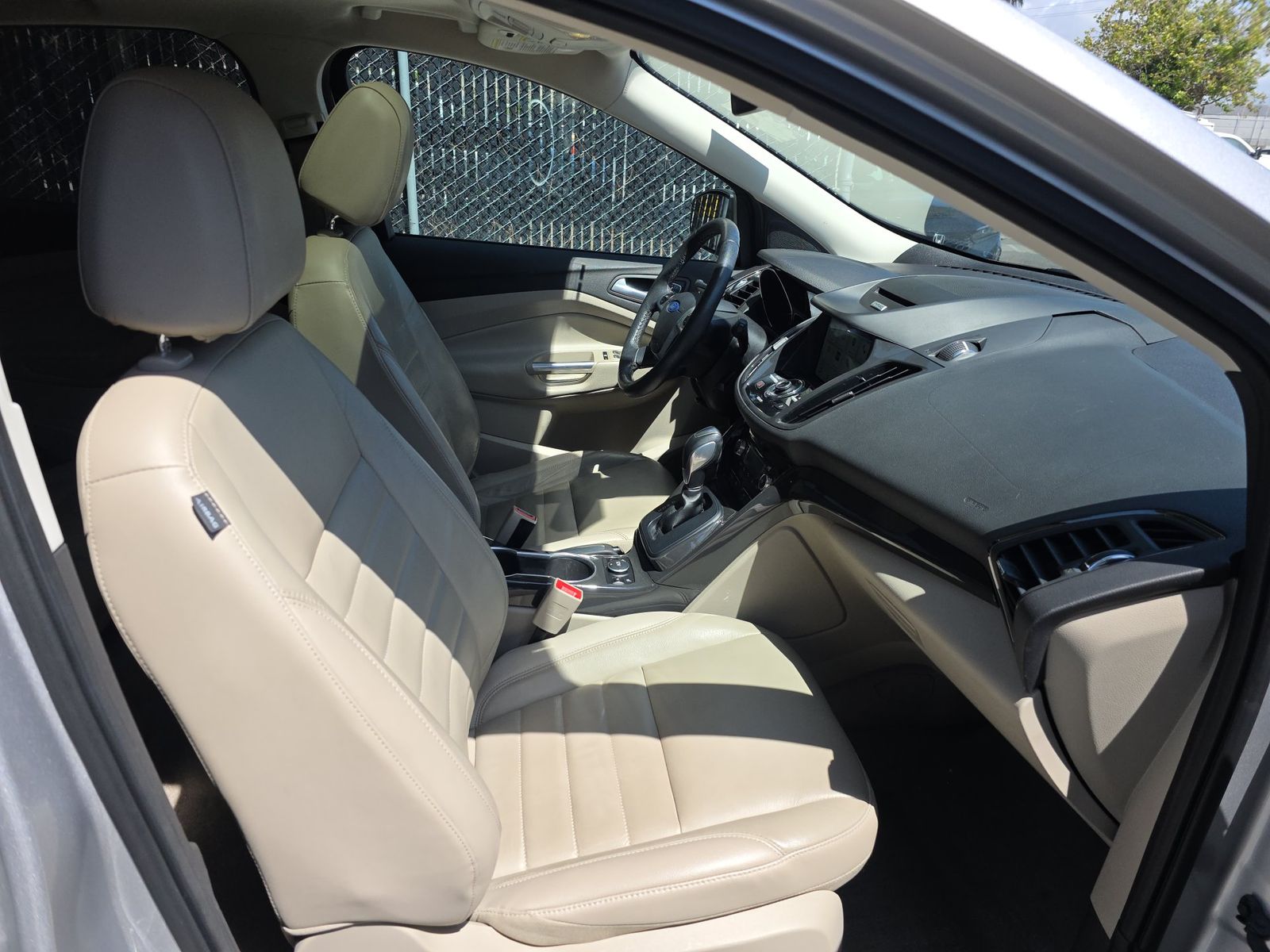 FORD ESCAPE - 9