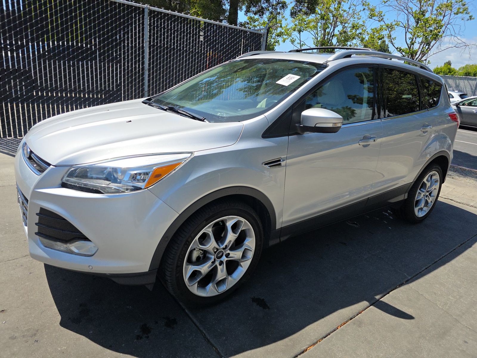 FORD ESCAPE - 1