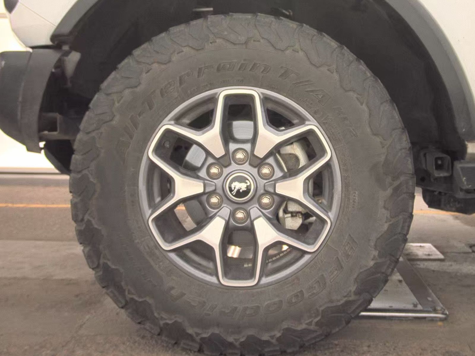 FORD BRONCO - 10