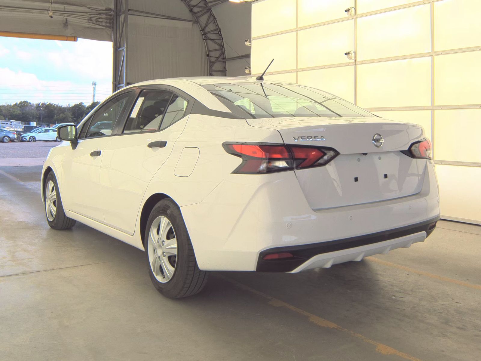NISSAN VERSA - 9