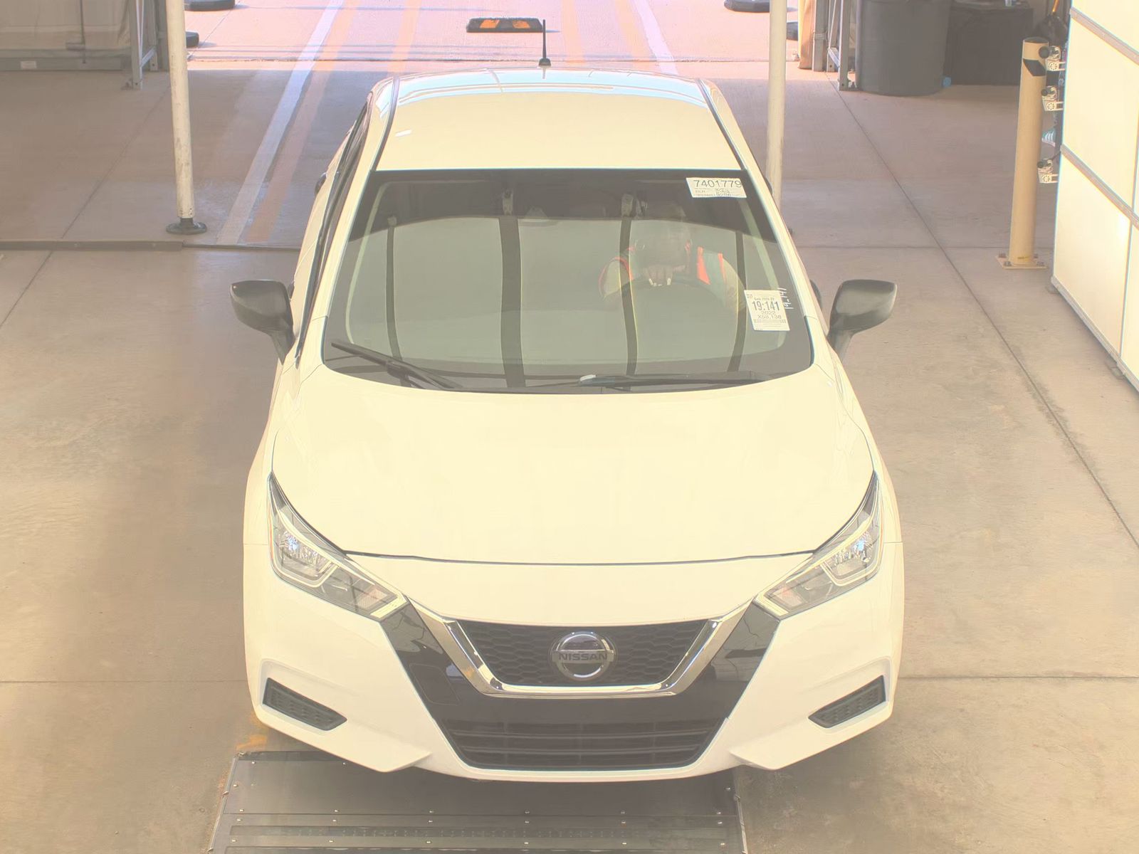 NISSAN VERSA - 3