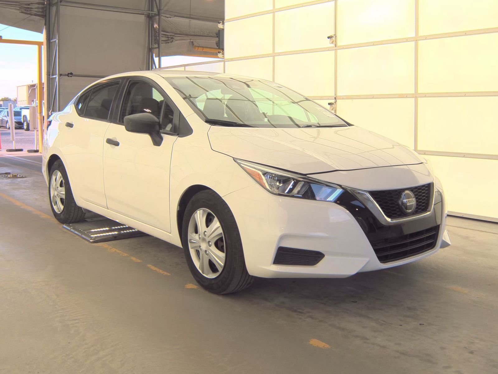 NISSAN VERSA - 5