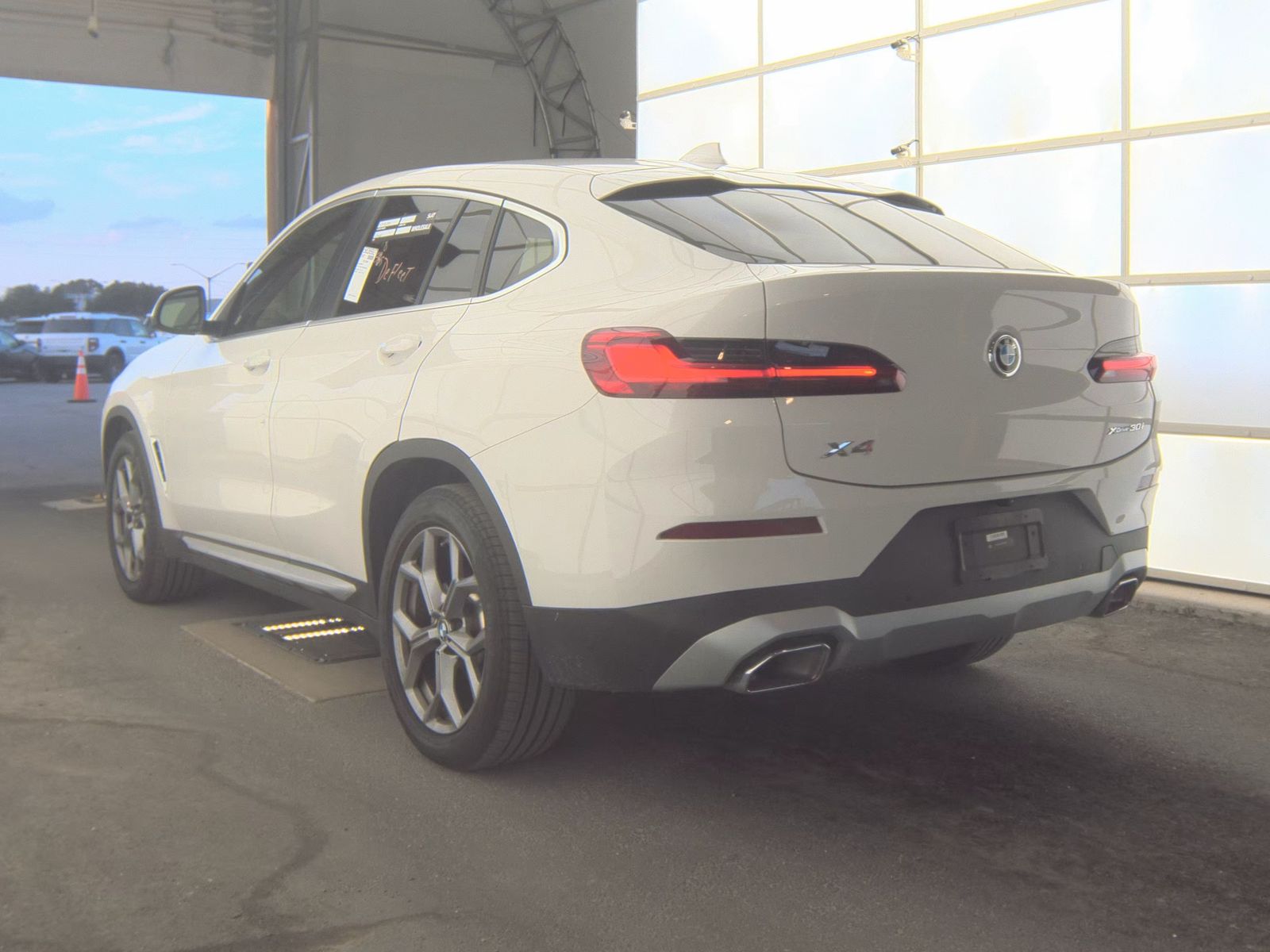 2025 BMW X4 xDrive30i AWD