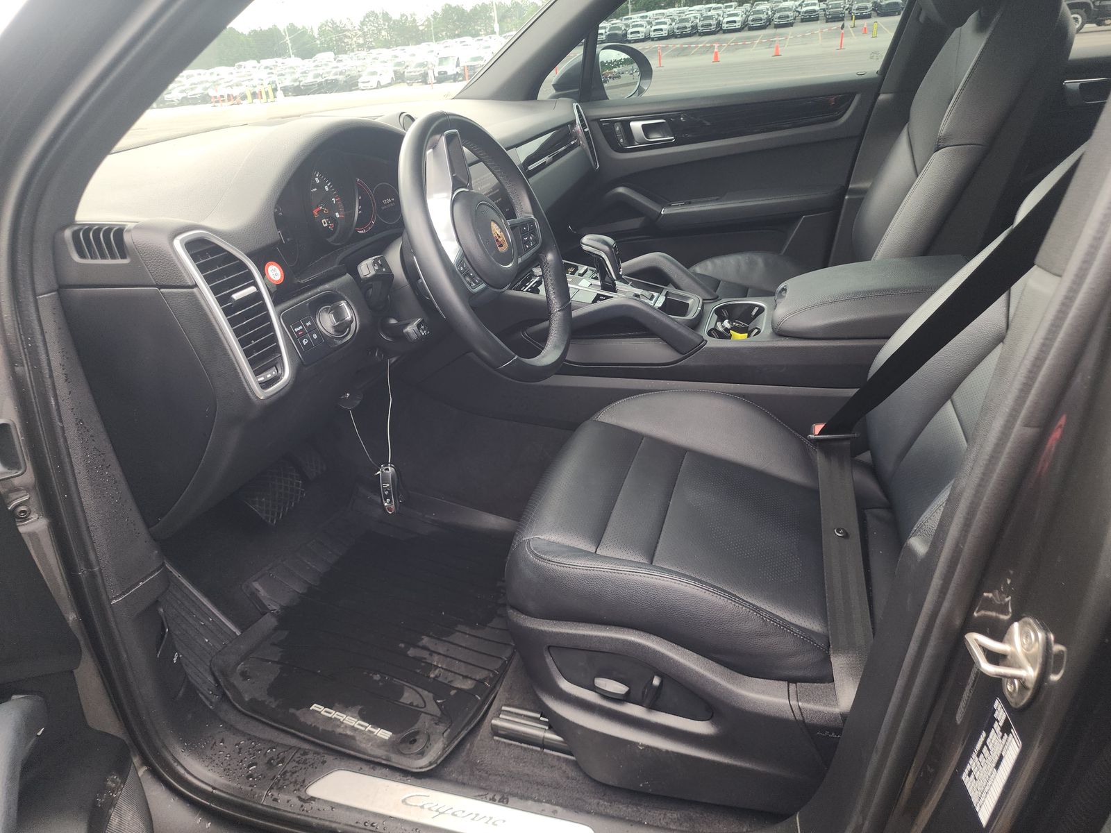PORSCHE CAYENNE - 8