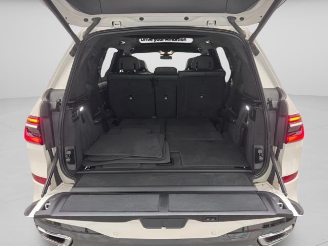 2025 BMW X7 xDrive40i AWD