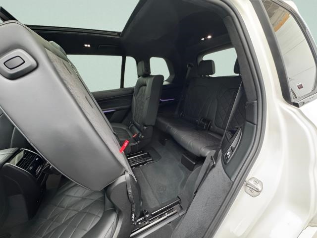 2025 BMW X7 xDrive40i AWD