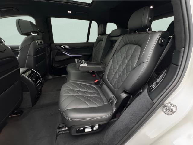 2025 BMW X7 xDrive40i AWD