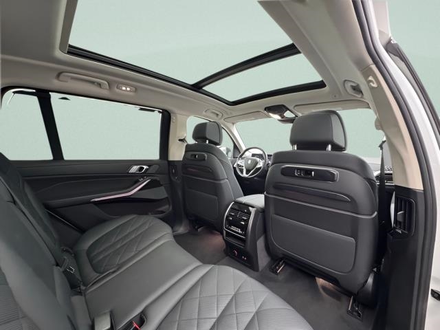2025 BMW X7 xDrive40i AWD