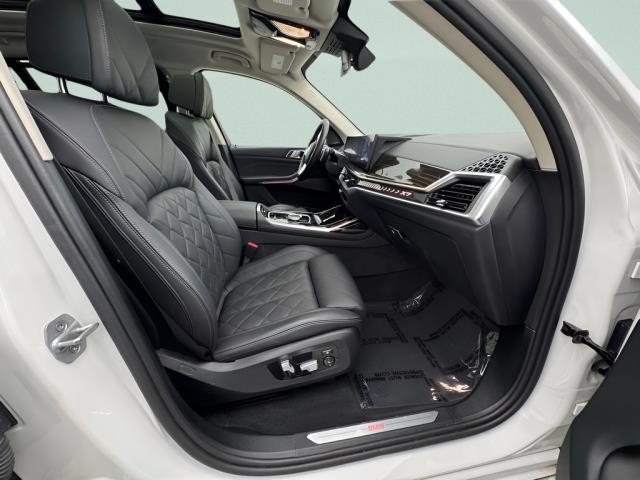 2025 BMW X7 xDrive40i AWD