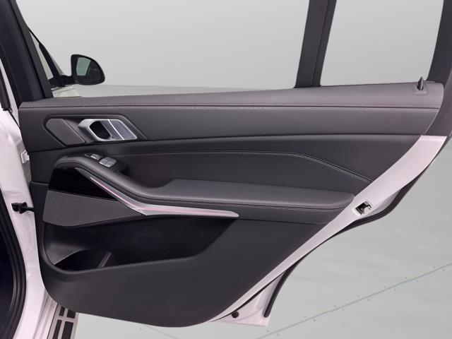 2025 BMW X7 xDrive40i AWD