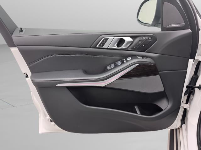 2025 BMW X7 xDrive40i AWD