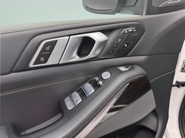 2025 BMW X7 xDrive40i AWD