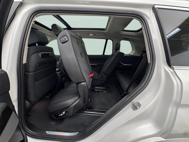 2025 BMW X7 xDrive40i AWD