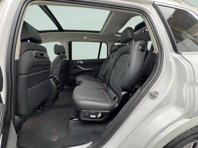 2025 BMW X7 xDrive40i AWD