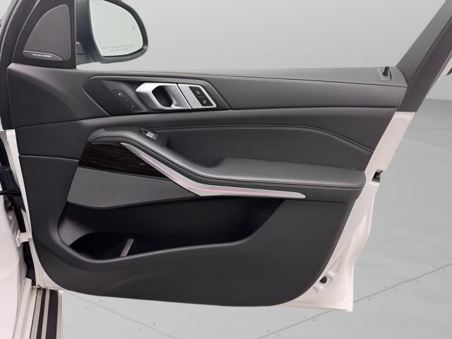 2025 BMW X7 xDrive40i AWD