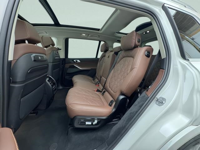 2025 BMW X7 xDrive40i AWD