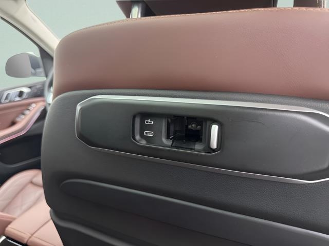 2025 BMW X7 xDrive40i AWD