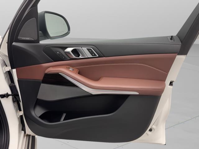 2025 BMW X7 xDrive40i AWD