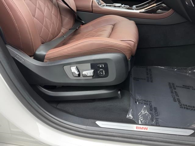2025 BMW X7 xDrive40i AWD